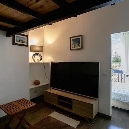 La Colline Apartment *